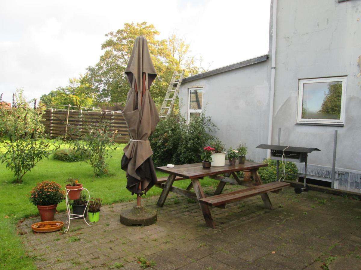 Hos Tina Bed and Breakfast Roskilde Exteriör bild
